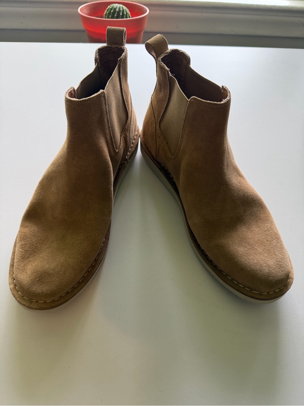Toms Men's Chelsea Boots in Brown Suede